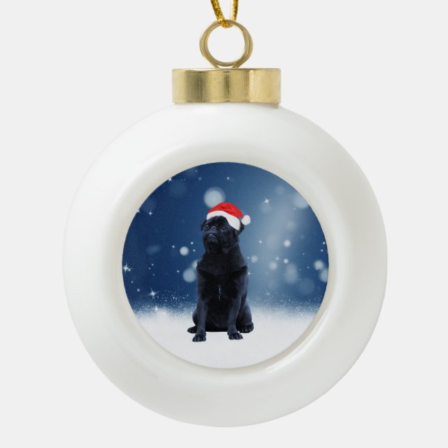 Niedlicher Schwarzer Mops Hund Weihnachten Weihnac Keramik Kugel-Ornament (Vorderseite)