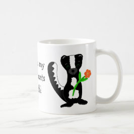 Niedlicher Skunk mit Sprichwort Kaffeetasse