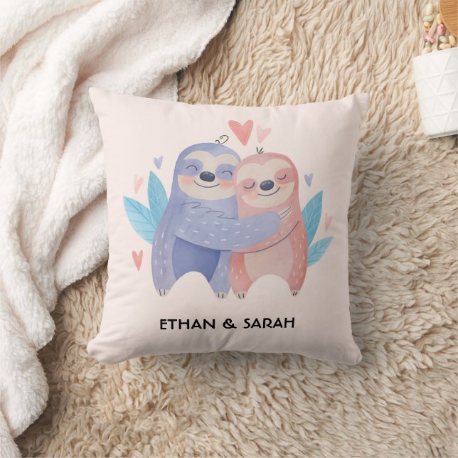 Niedlicher Sloth Couple Personalisierter Valentins Kissen (Decke)
