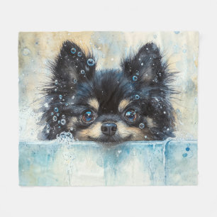 Niedlicher Spitz Hund in der Badewanne Fleecedecke