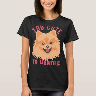 Niedlicher Spitz Hund zu Niedlich, um zu handhaben T-Shirt