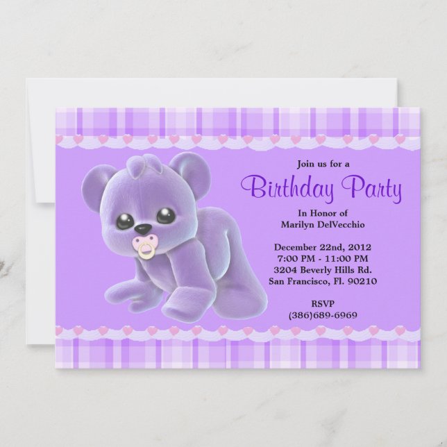 NIEDLICHER Süße Plüsch Lila Teddy Bär Geburtstag Einladung (Vorderseite)