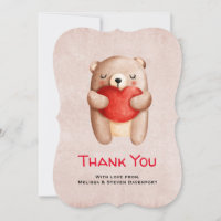 Niedlicher Teddy Bär mit einem roten Herz Danke