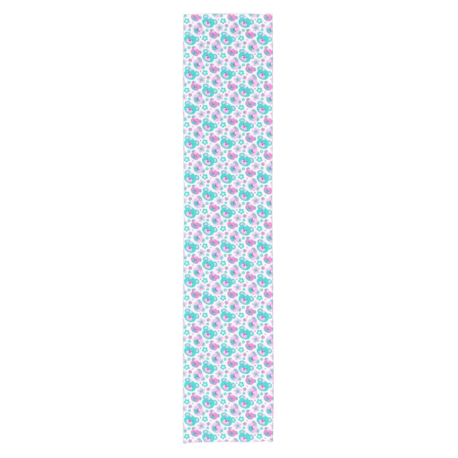 Niedlicher Teddybär steht einem rosa Aqua-White-Ti Kurzer Tischläufer (Vorderseite)