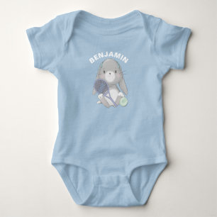 Niedlicher Tennisspieler mit individuelle Name Baby Strampler