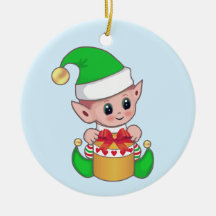 Niedlicher trendiger Weihnachtself auf hellblau