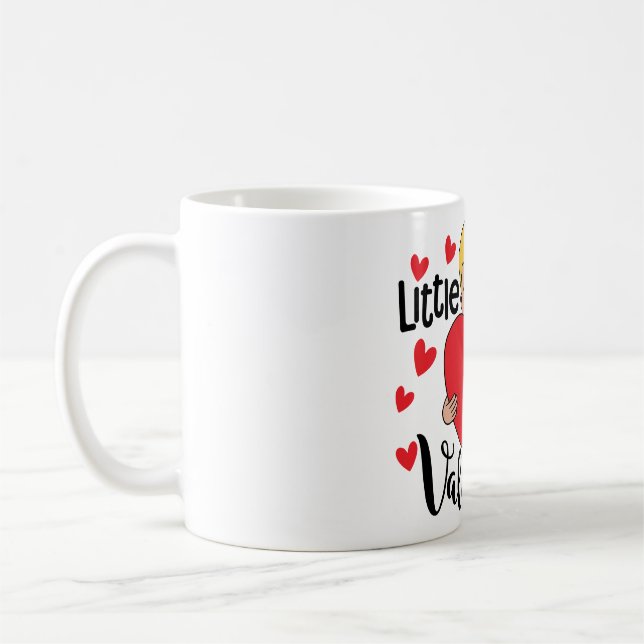 Niedlicher Valentine Boy Holding Herzstück Kaffeetasse (Links)