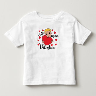 Niedlicher Valentine Boy Holding Herzstück Kleinkind T-shirt