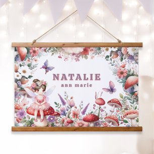 Niedlicher verzauberter Märchengarten Personalisie Wandteppich Mit Holzrahmen