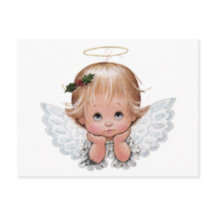Niedlicher Weihnachtsjunge Angel in den Händen