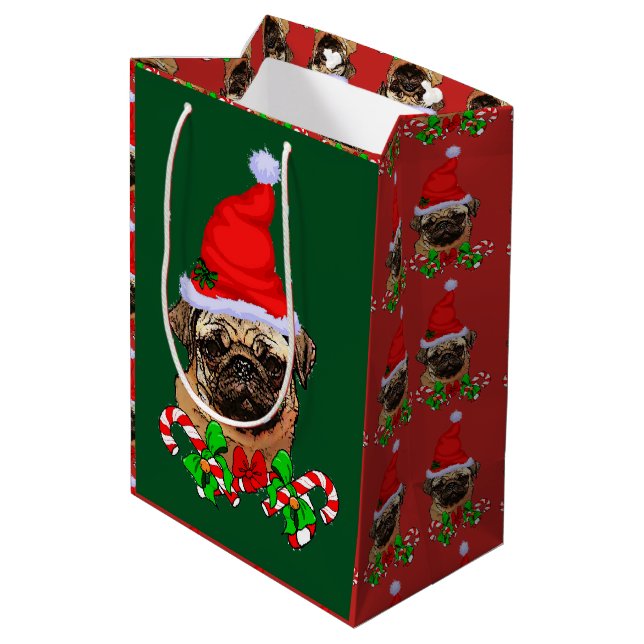 Niedlicher Weihnachtsmann Mops froh Mittlere Geschenktüte (Rückseite Schrägansicht)