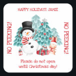 Niedlicher Weihnachtsschneemann Keine nähende Squa Quadratischer Aufkleber<br><div class="desc">Niedlicher Weihnachtsschneemann Keine nähende Square Sticker. Passen Sie es mit Ihrem Text an. Matching Artikel sind in meinem Geschäft verfügbar.</div>