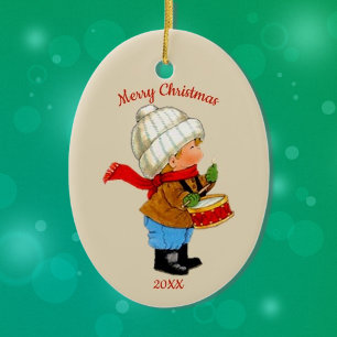 Niedlicher Weihnachtsspielzeugjunge mit Trommelver Keramik Ornament