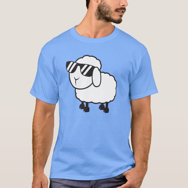 Niedlicher weiße Schaf-Cartoon T-Shirt (Vorderseite)
