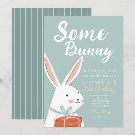Niedlicher weißer Hase, sonniger Sonnenaufgang am Einladung
