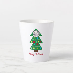 Niedlicher weißer Hund farbenfroher Weihnachtsbaum Milchtasse