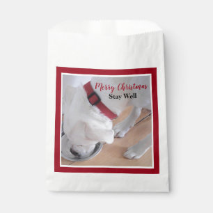 Niedlicher Weißer Hund trinken Wasser Weihnachten Geschenktütchen
