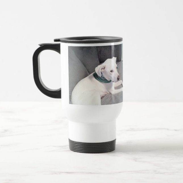 Niedlicher weißer Welpenhund mit grünem Scarf grau Reisebecher (Links)