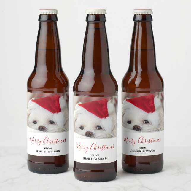 Niedlicher Weißhund in einem Red Christmas Hat Bierflaschenetikett (Flaschen)