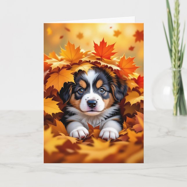 Niedlicher Welpenhund in Herbstlauben Karte (Vorderseite)