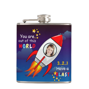 Niedlicher Weltraumraketenschiff vom Geburtstag Flachmann