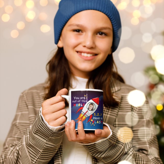 Niedlicher Weltraumraketenschiff vom Geburtstag Tasse (Von Creator hochgeladen)