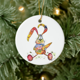 Niedlicher Whimsikfarbener Hase mit Karotte Keramik Ornament