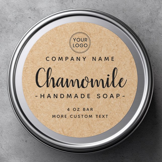 Niedlicher whimsisischer Schriftart Kraft-Papiersi Runder Aufkleber (Kraft paper look product label with cute, whimsical font)