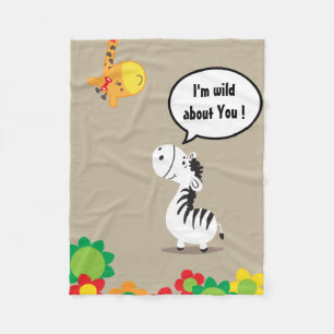 Niedlicher Zebra und Giraffe des glücklichen Fleecedecke