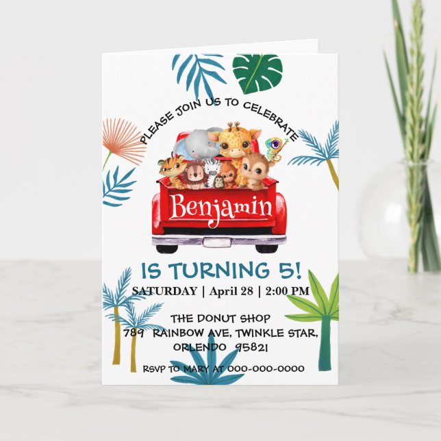 Niedlicher Zoo-Dschungelbaum Traktor Junge Geburts Einladung (Vorderseite)