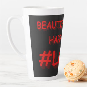 Niedliches Ausdrucksdesign "SCHÖNE LIEBE". Jetzt k Milchtasse