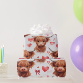 Niedliches Baby Highland Cow Valentine Herzmuster Geschenkpapier