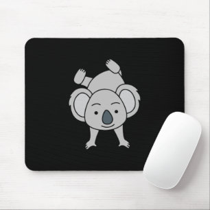 Niedliches Baby Koala mit einem Lächeln auf einem Mousepad