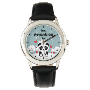 Niedliches Baby Panda im Winterschnee grau Armbanduhr