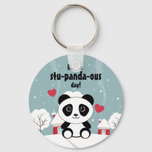 Niedliches Baby Panda im Winterschnee grau Schlüsselanhänger