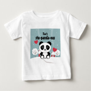 Niedliches Baby Panda im Winterschnee grau T-shirt