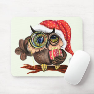 Niedliches Babyuschel in Weihnachtshut und -gesche Mousepad