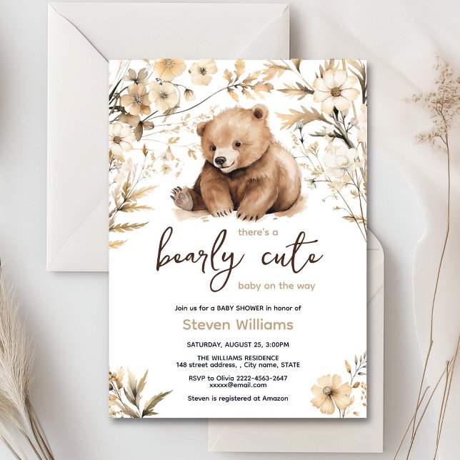Niedliches Bärenwasser-Farbjunge Babydusche Einladung (Cute watercolor forest bear with rustic beige flowers baby shower invitation)