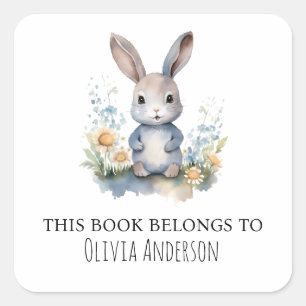 Niedliches blaues Bunny mit Blume Dieses Buch gehö Quadratischer Aufkleber