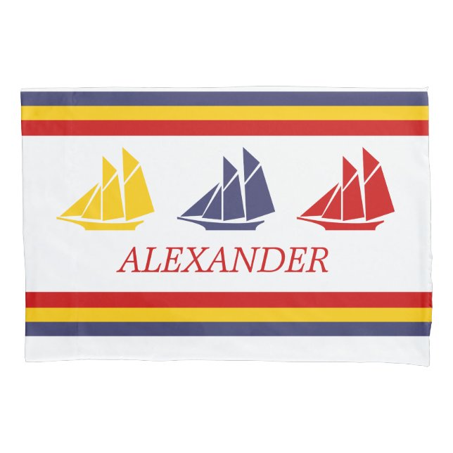 Niedliches blaues gelbes Segelboot Stripe nautisch Kissenbezug (Vorderseite)