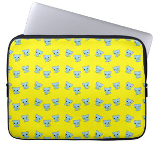 Niedliches blaues Kätzchen auf gelb Laptopschutzhülle