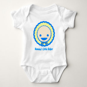 Niedliches blaues und gelbes Baby in einem T-Shirt Strampler