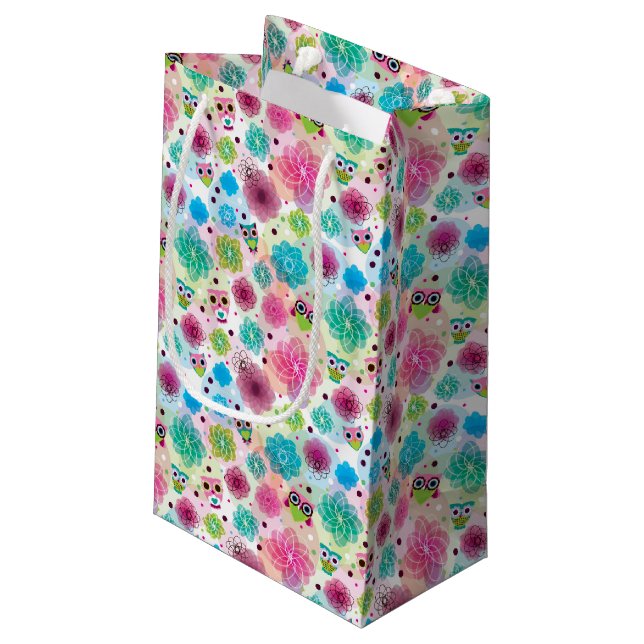 Niedliches Blumeneulen-Hintergrundmuster Kleine Geschenktüte (Rückseite Schrägansicht)