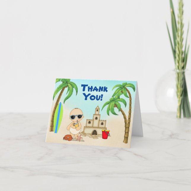 Niedliches Boy Beach Baby Sandcastle und Surfboard Dankeskarte (Vorderseite)