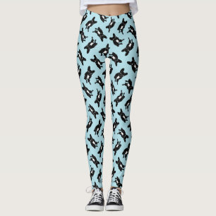 Niedliches brindle Frenchie in der schwarzen u. Leggings