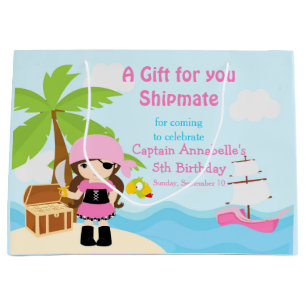 Niedliches Brünettes Piratenmädchen in Rosa Vielen Große Geschenktüte