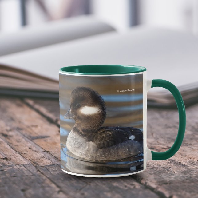 Niedliches Büffelköpfchen am Sonnenteich Tasse (Cute Female Bufflehead Duck at the Pond 11 oz Coffee Mug Cover Photo.)