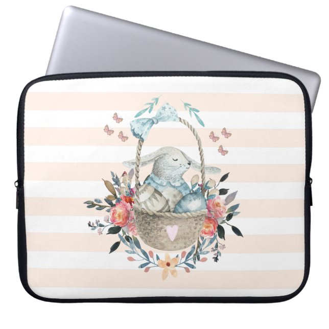 Niedliches Bunny in einem Korb mit Eiern und Hübsc Laptopschutzhülle (Vorderseite)