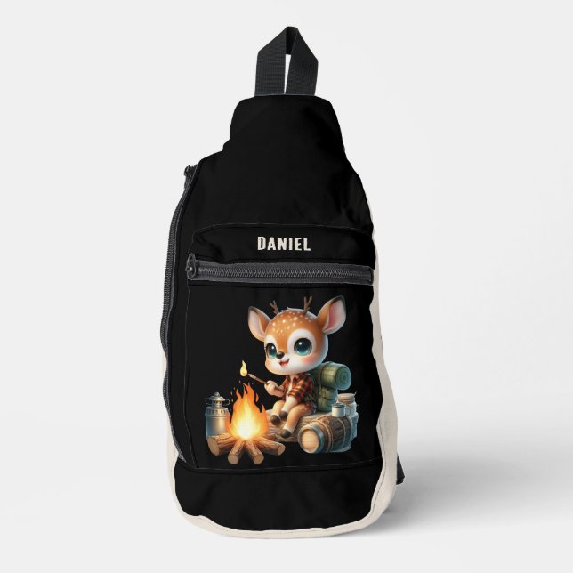 Niedliches Camping gibt Hirsche an Crossbody Bag (Vorderseite)