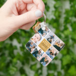 Niedliches "Daddy & Me" Foto Collage 1. Vatertag Schlüsselanhänger<br><div class="desc">Erstellen Sie Ihr eigenes Foto 'Daddy & Me' Keepake mit doppelseitigem Schlüsselanhänger. Design bietet 8 trendige insta quadratische Bilder Ihrer Wahl, den niedlichen Text 'Daddy & Me' mit zwei kleinen Herzen - Happy First Vatertag!, ein 'mit Liebe' in eleganter Kalligraphie-Skript und einen Namen, von dem es stammt. Ein wunderschönes Vatertagsgeschenk...</div>